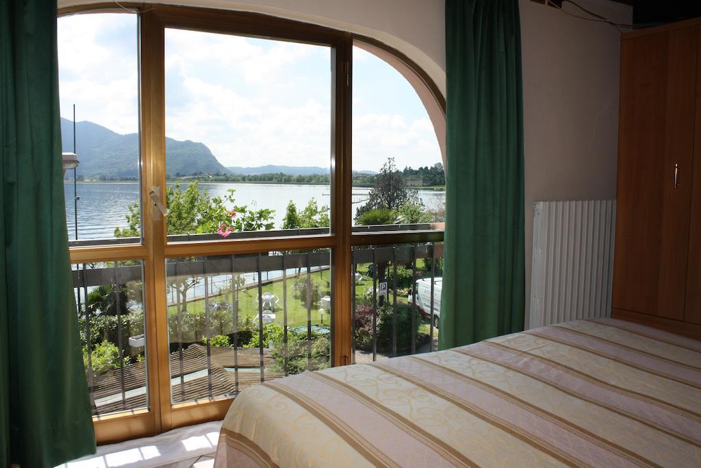 Albergo Ristorante Punta Dell'Est Clusane Exterior foto