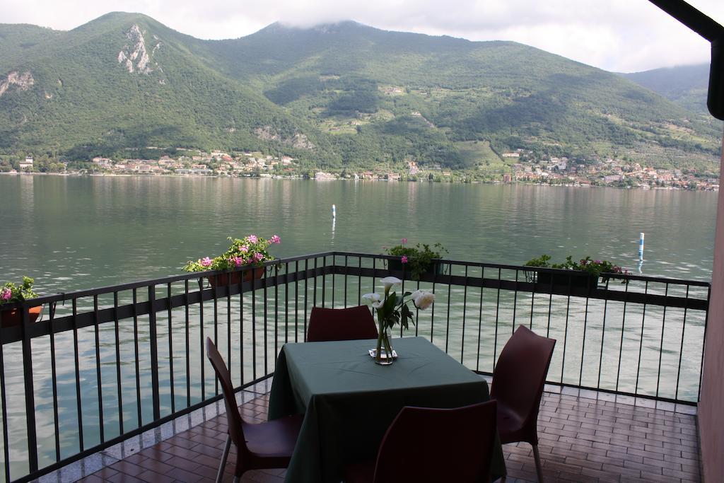 Albergo Ristorante Punta Dell'Est Clusane Exterior foto